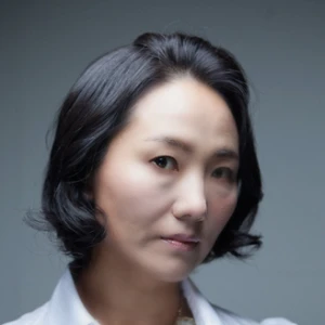 Кто озвучивает Пак Мён Щин