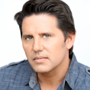 Кто озвучивает Джина Рэтсуола