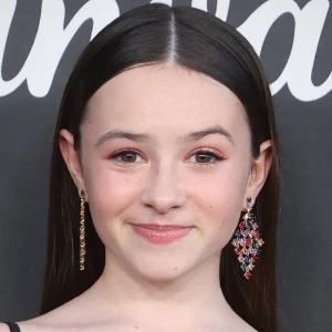 Кто озвучивает Кейли Флеминг