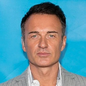 Джулиан Макмэхон