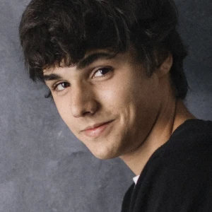 Энцо Оливер