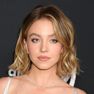 Сидни Суини