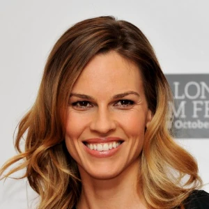 Хилари Суэнк