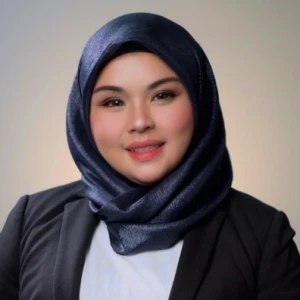 Малайский диктор Syakirah Basri