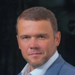Диктор Виктор Низовой