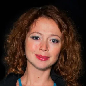 Елена Захарова