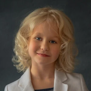 Диктор Куржей Ника фото