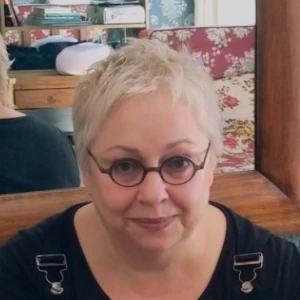 Лариса Исаева